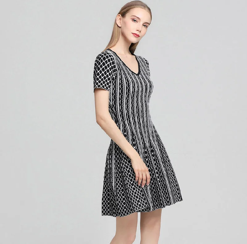 TWO PEARS-Short Sleeve V-Neck Knitted A-line Dress