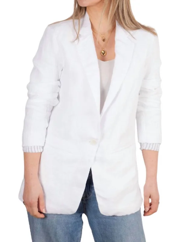 Uncover unique pieces for your perfect wardrobe   Virna Jacket In White