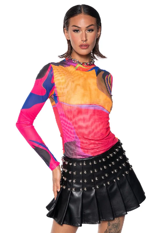 PROFILES ABSTRACT MESH TOP