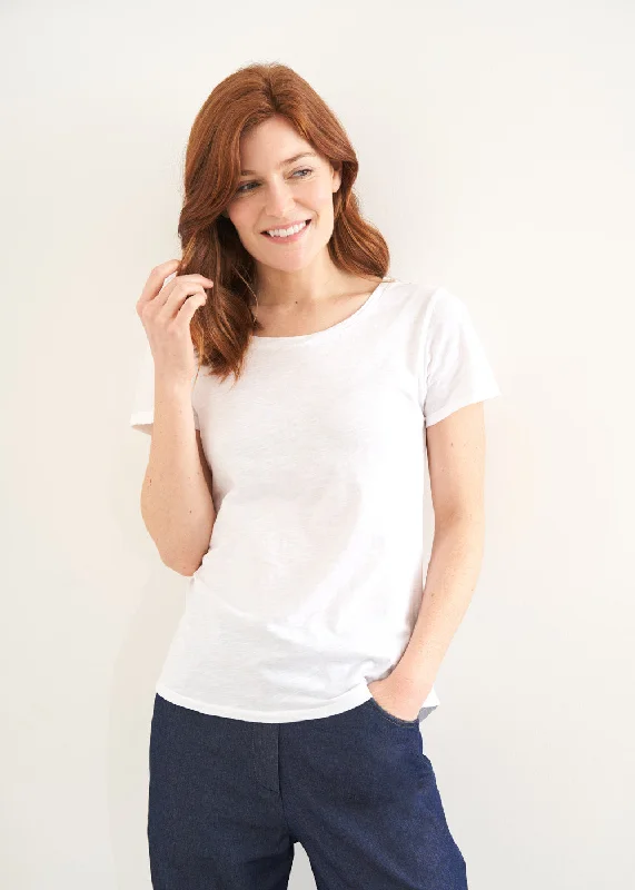 Women’s clothing that combines comfort and style   BEVAN SHORT SLEEVE TSHIRT - WHITE